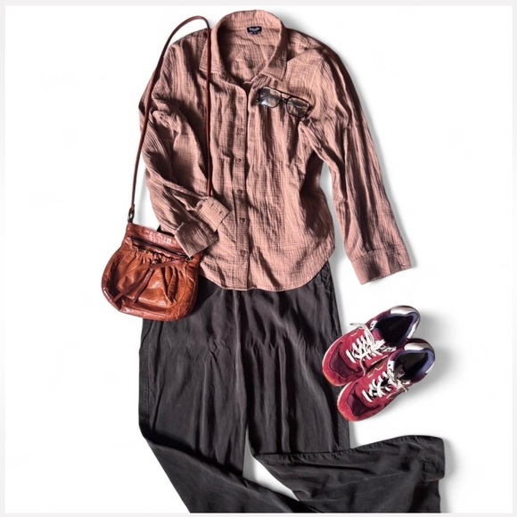 Splendid Minimalist Button Down Blouse - Picture 1 of 6